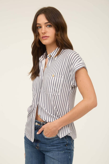 STRIPE COLLARED SHORT SLEEVE BUTTON DOWN TOP