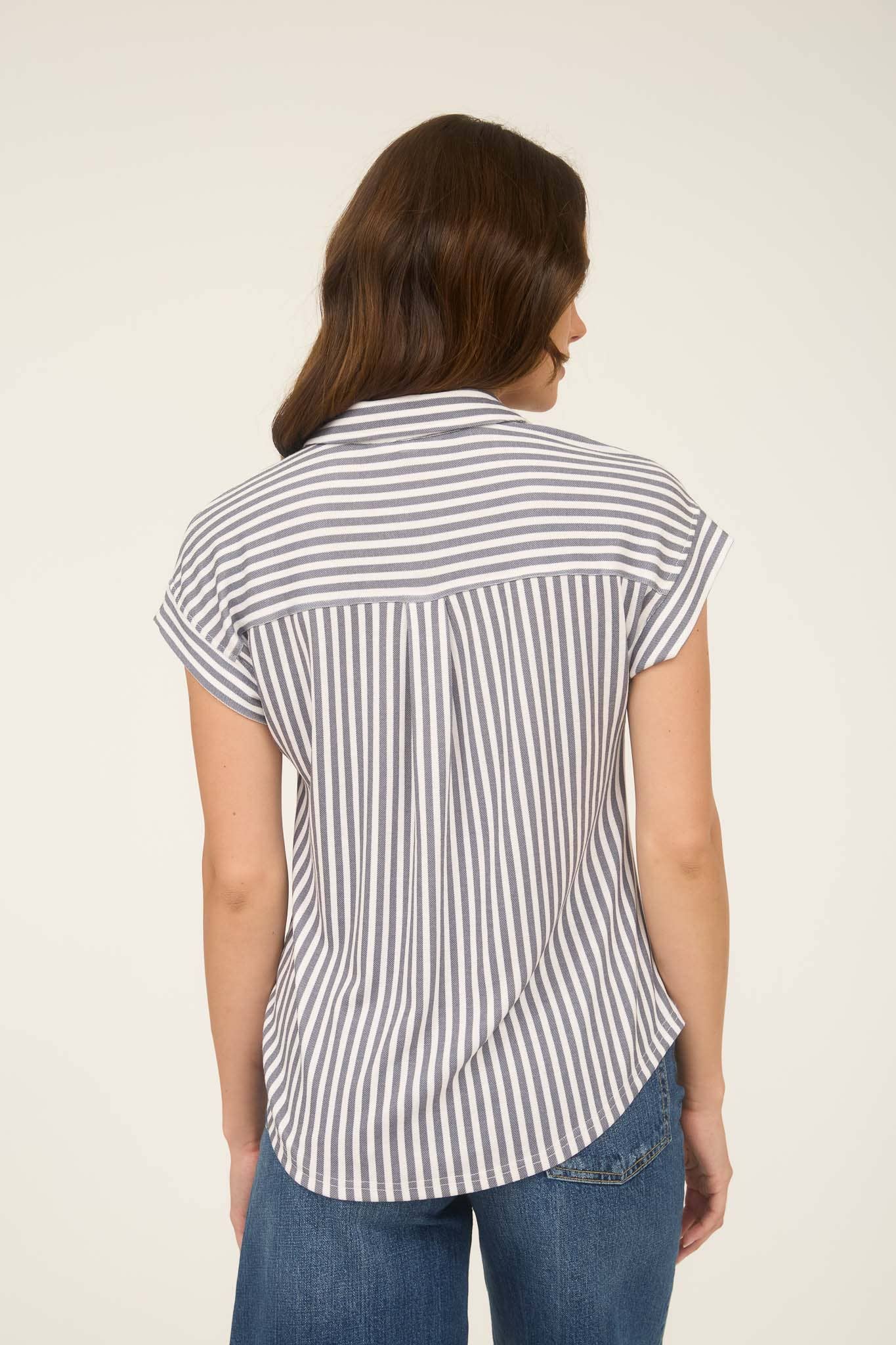 STRIPE COLLARED SHORT SLEEVE BUTTON DOWN TOP