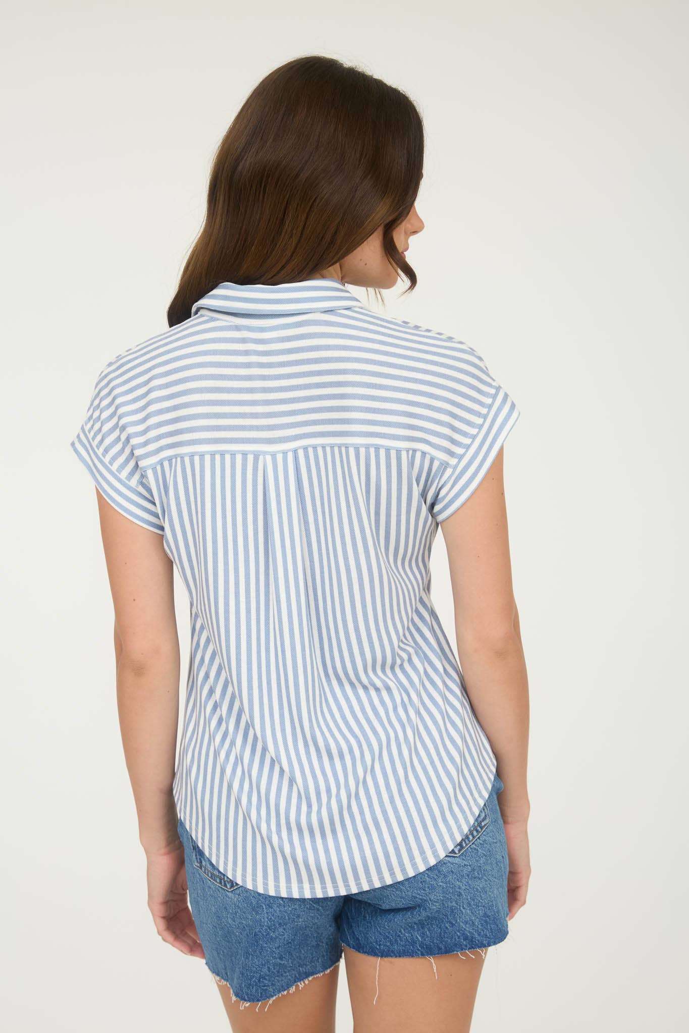 STRIPE COLLARED SHORT SLEEVE BUTTON DOWN TOP